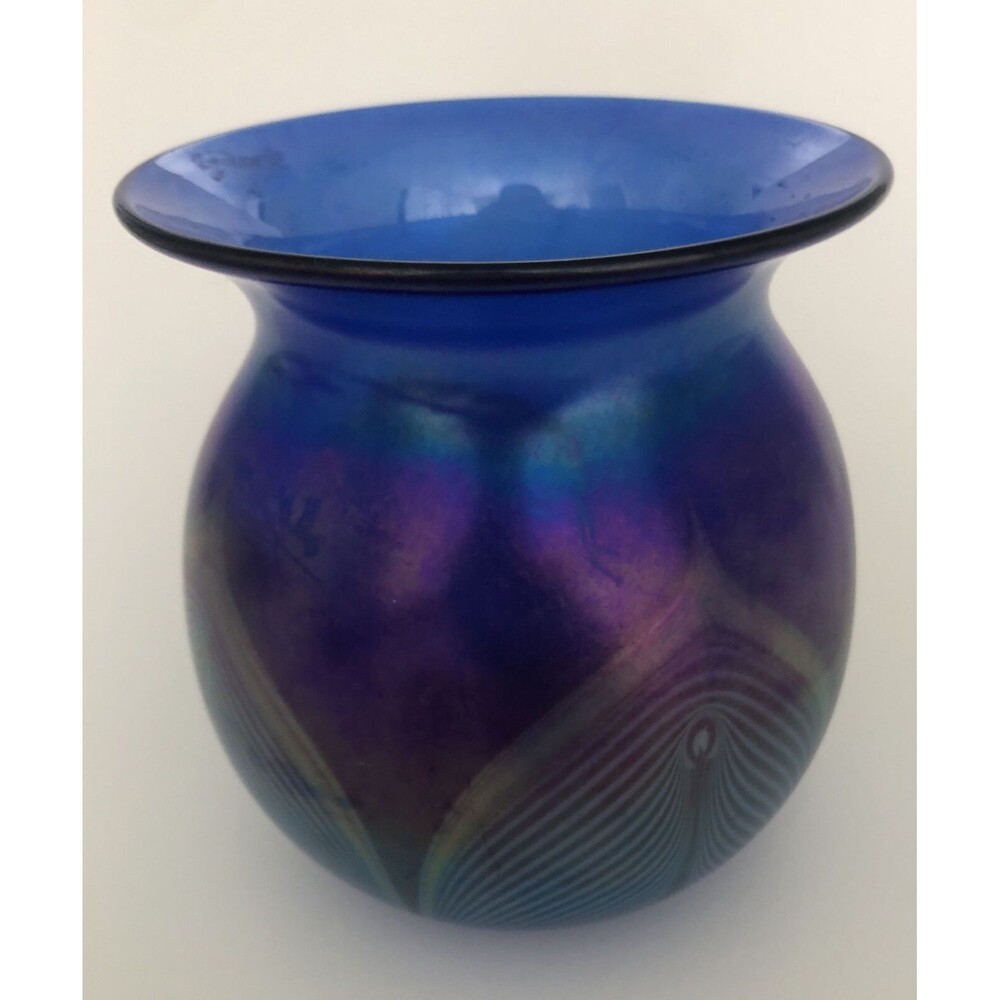 Roger Roland Signed Blue Pulled feather Studio Art Glass Vase Iridescent Aurene